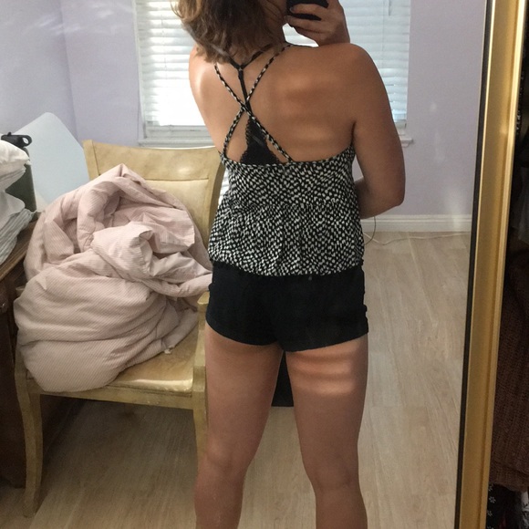 Black and White Crossed Back Tank - Picture 3 of 6